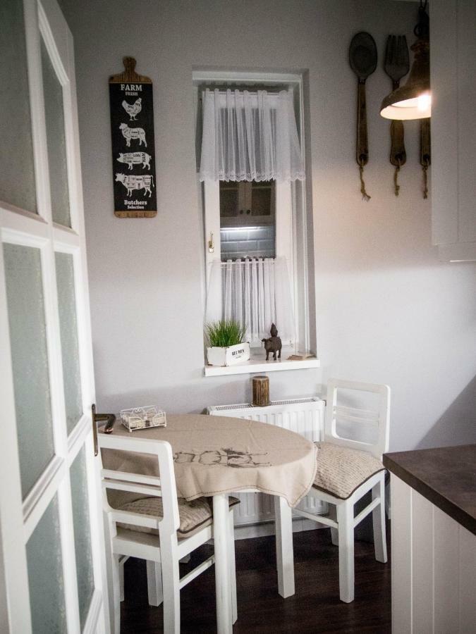 Feliz Apartman Gyula Bagian luar foto
