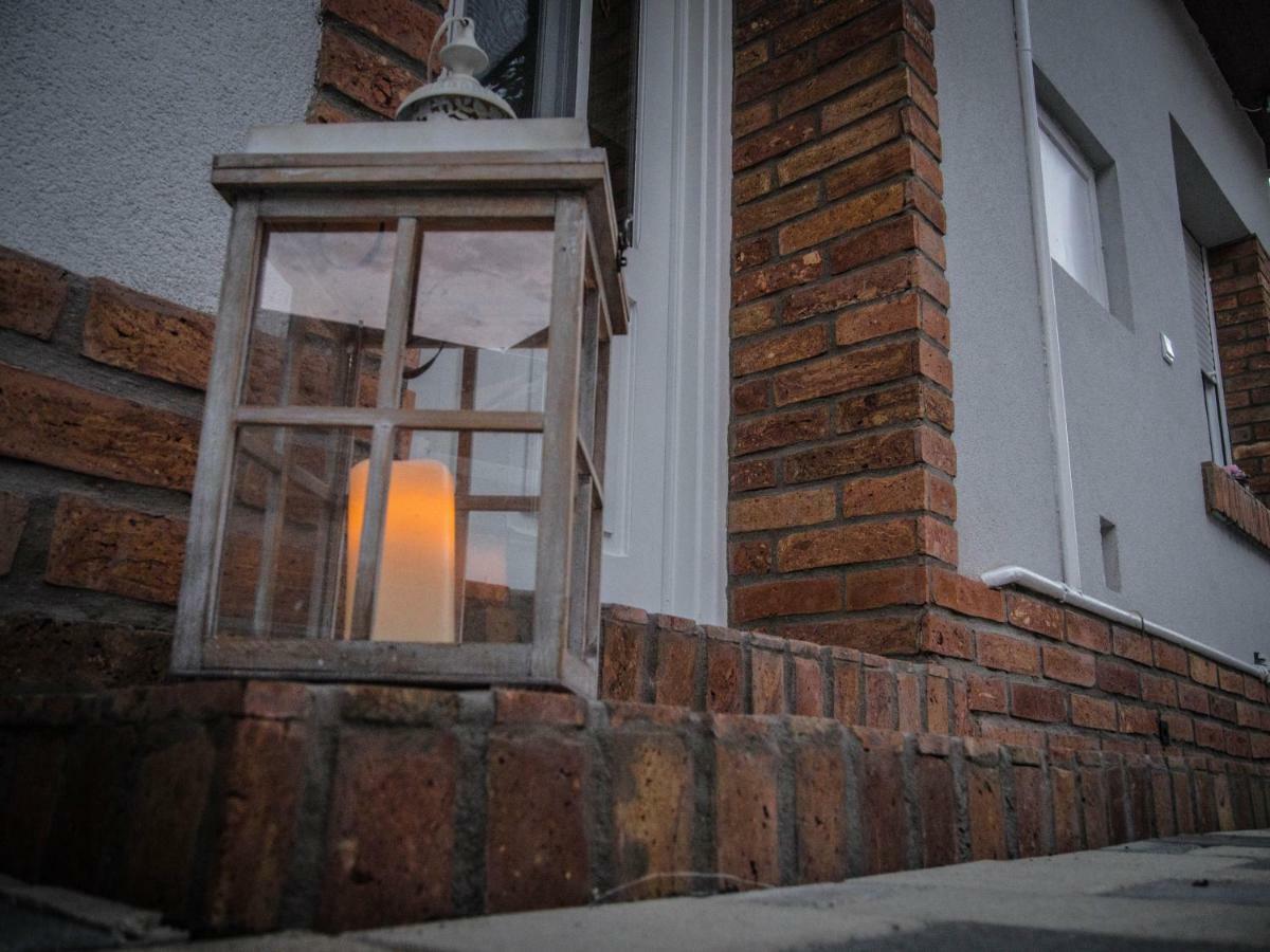Feliz Apartman Gyula Bagian luar foto